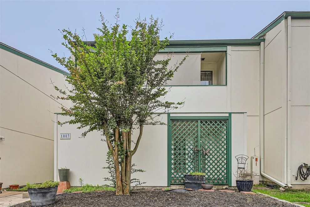Unit for sale at 6718 Silvermine DR, Austin, TX 78736