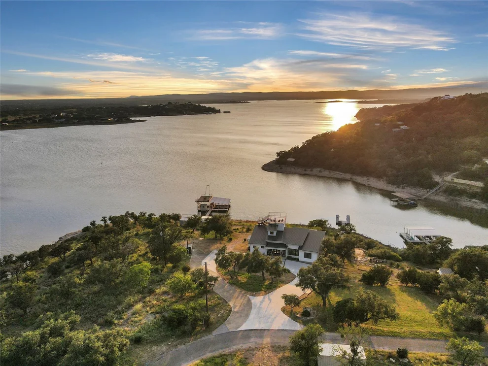 Unit for sale at 1001 Waterway LN, Burnet, TX 78611