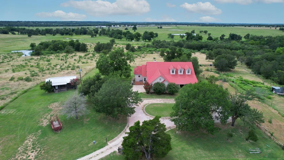 Unit for sale at 948 Upper Elgin River RD, Elgin, TX 78621