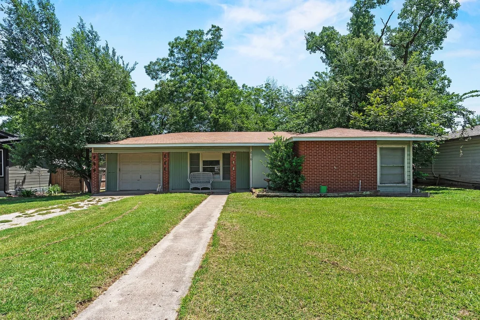 Unit for sale at 616 Francine DR, Rockdale, TX 76567