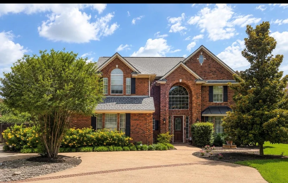 Unit for sale at 13 Oak VW, Round Rock, TX 78664