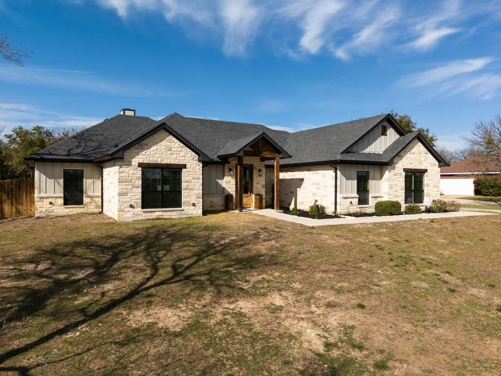 Unit for sale at 1424 County Road 3152, Kempner, TX 76539