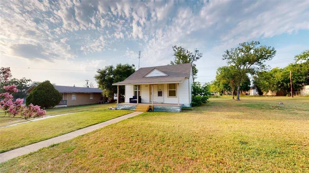 Unit for sale at 555 W Hempstead ST, Giddings, TX 78942