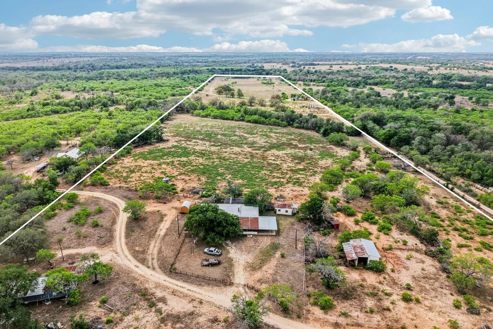 Unit for sale at 3200 Cattlemens ROW, Lockhart, TX 78644