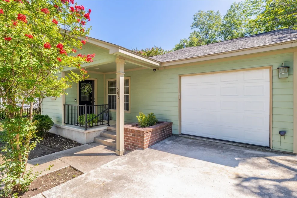 Unit for sale at 608 E 13th ST, Georgetown, TX 78626