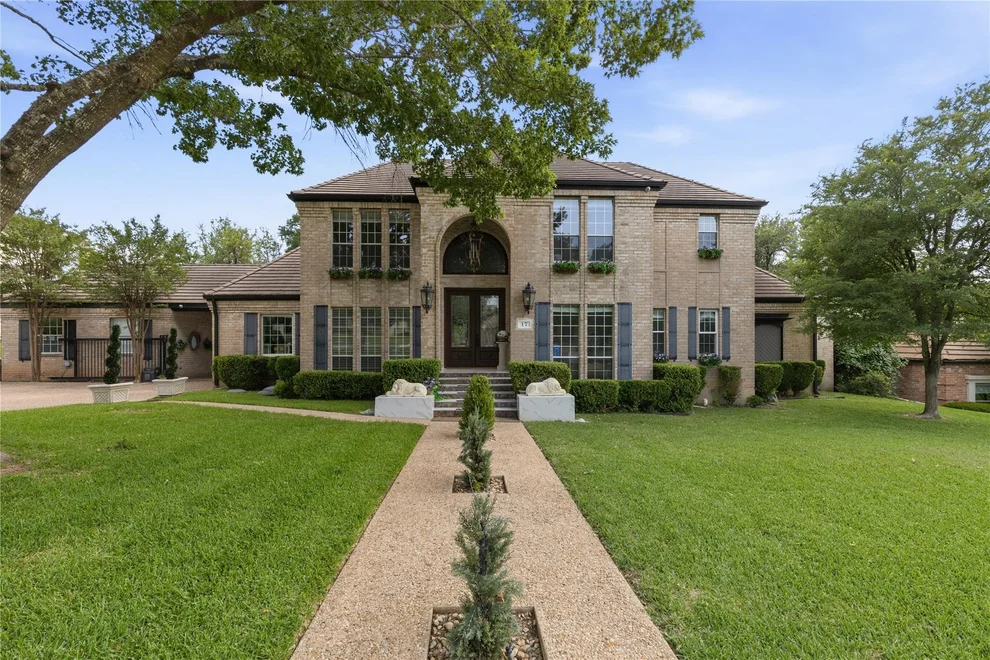 Unit for sale at 17 Hedgebrook WAY, The Hills, TX 78738