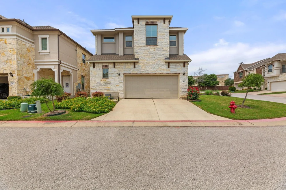 Unit for sale at 2105 Town Centre DR, Round Rock, TX 78664
