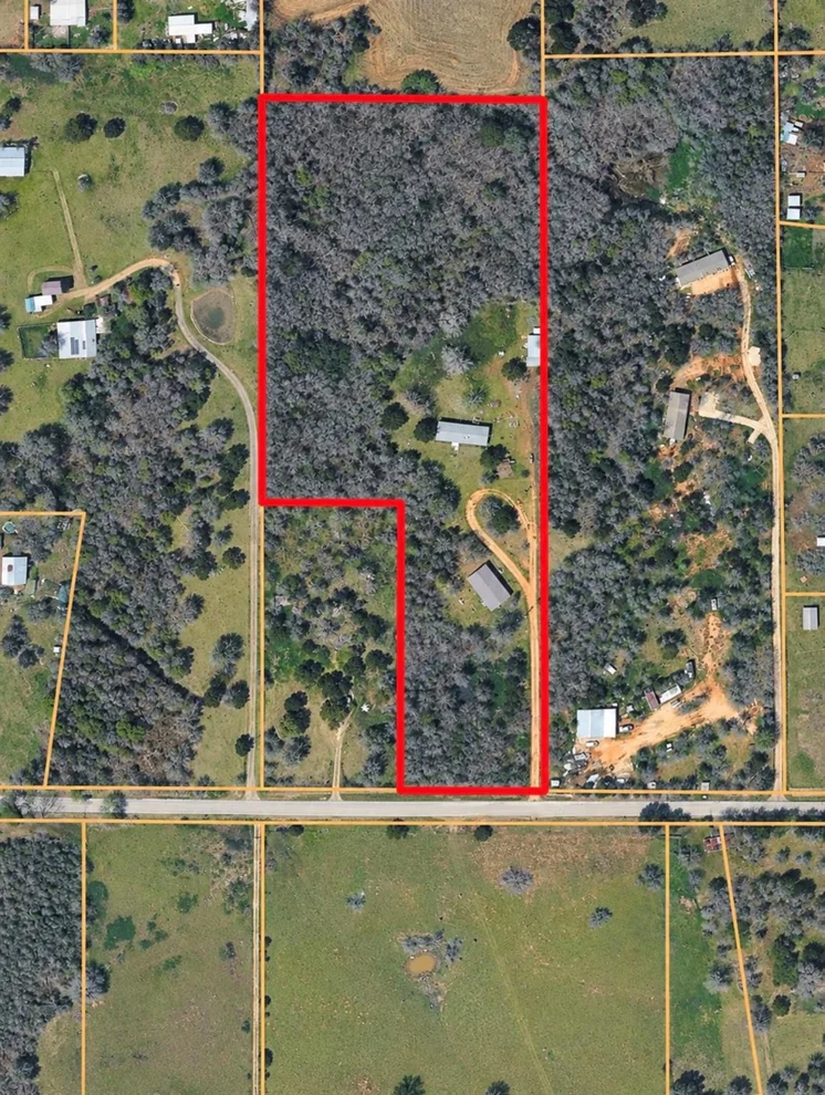 Unit for sale at 211 Lower Elgin RD, Elgin, TX 78621
