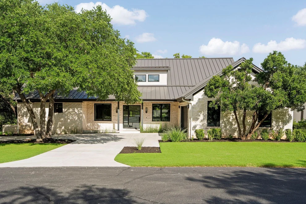 Unit for sale at 12 Treehaven LN, The Hills, TX 78738