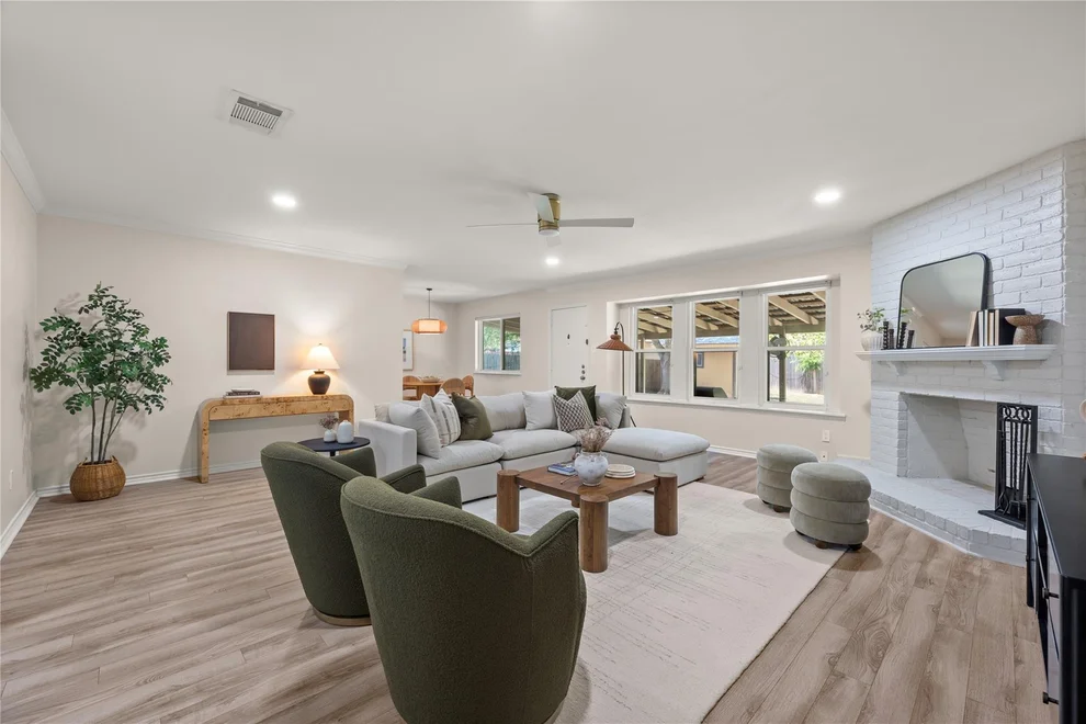 Unit for sale at 6716 Skynook DR, Austin, TX 78745