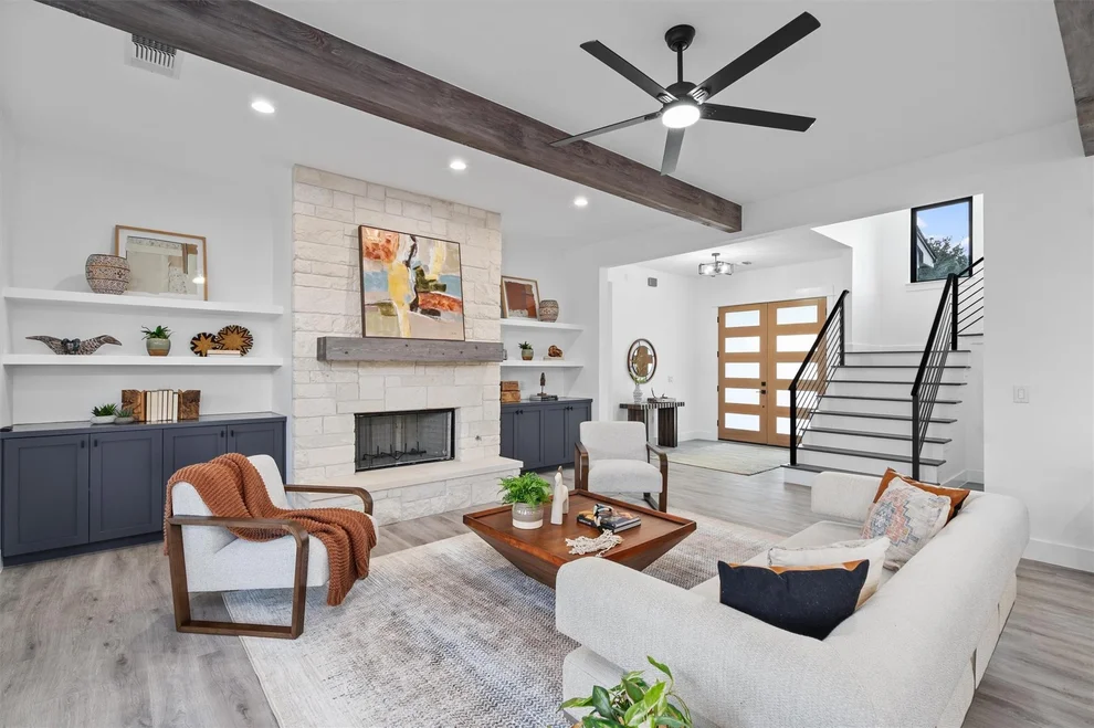 Unit for sale at 109 Rocky Summit CT, Spicewood, TX 78669