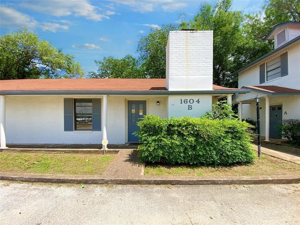 Unit for sale at 1604 Mill ST, San Marcos, TX 78666
