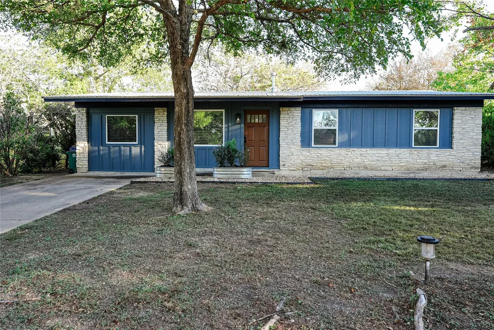 Unit for sale at 204 Chippendale Ave, Austin, TX 78745