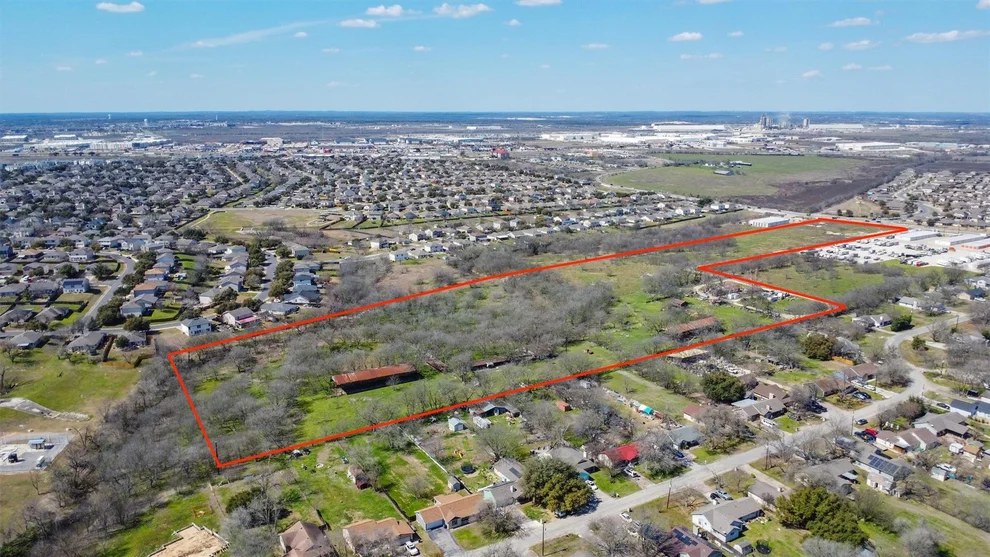 Unit for sale at 940 Windy Hill RD, Kyle, TX 78640