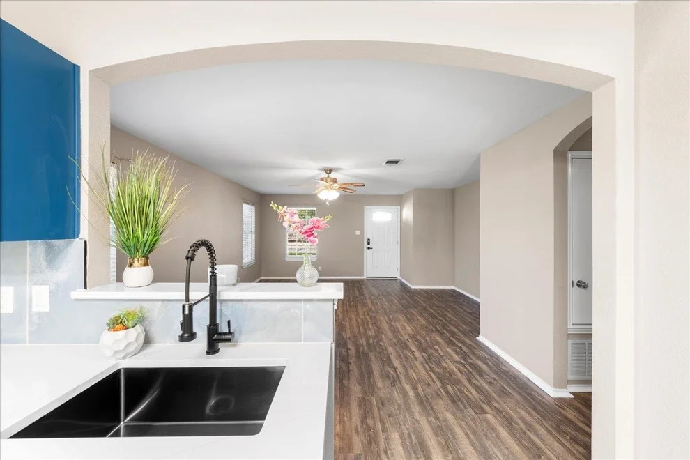 Unit for sale at 202 Ashbury DR, Leander, TX 78641