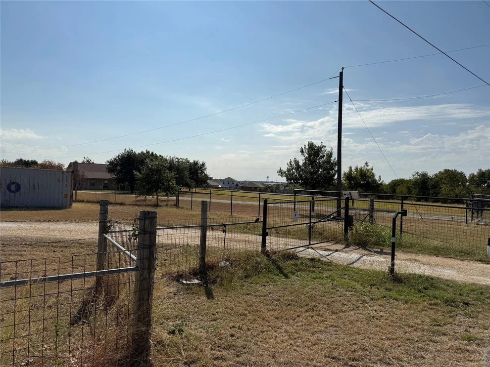 Unit for sale at 13200 IH 35 Highway, Jarrell, TX 76537