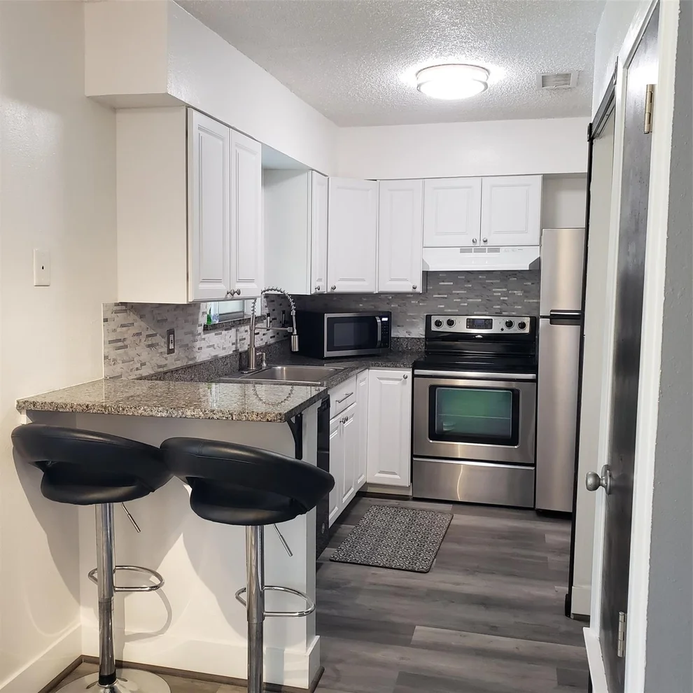 Unit for sale at 923 Vance Jackson RD, San Antonio, TX 78201