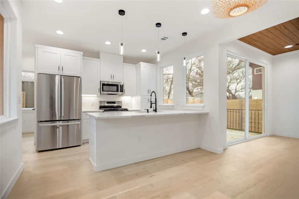 Unit for sale at 5305 Ledesma RD, Austin, TX 78721