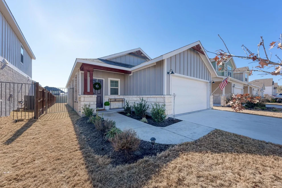 Unit for sale at 112 Bennington DR, Liberty Hill, TX 78642