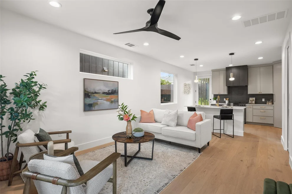 Unit for sale at 5104 Stone Gate DR, Austin, TX 78721