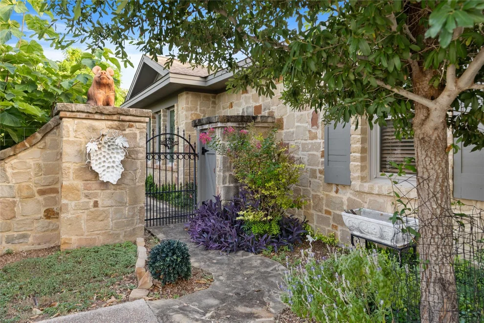 Unit for sale at 20000 Columbus LN, Lago Vista, TX 78645
