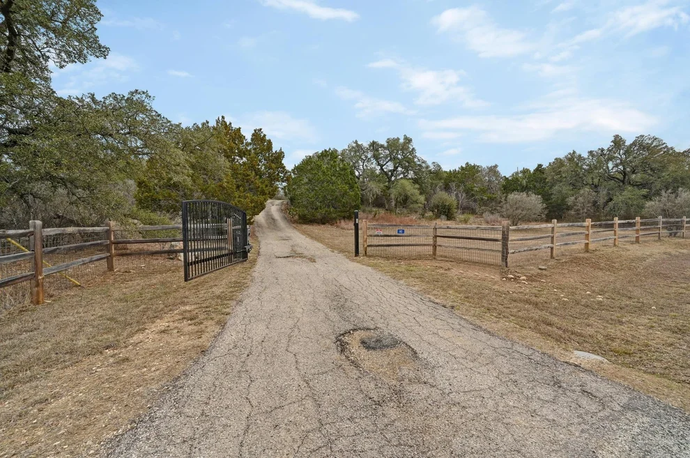 Unit for sale at 140 Barton Ranch CIR, Dripping Springs, TX 78620