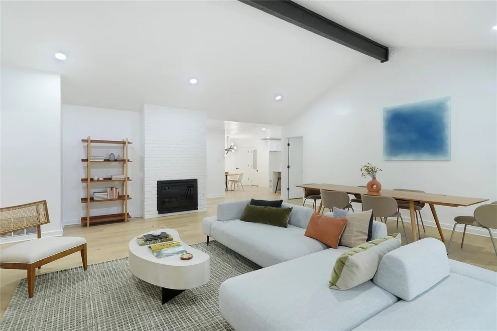 Unit for sale at 7403 West Gate BLVD, Austin, TX 78745