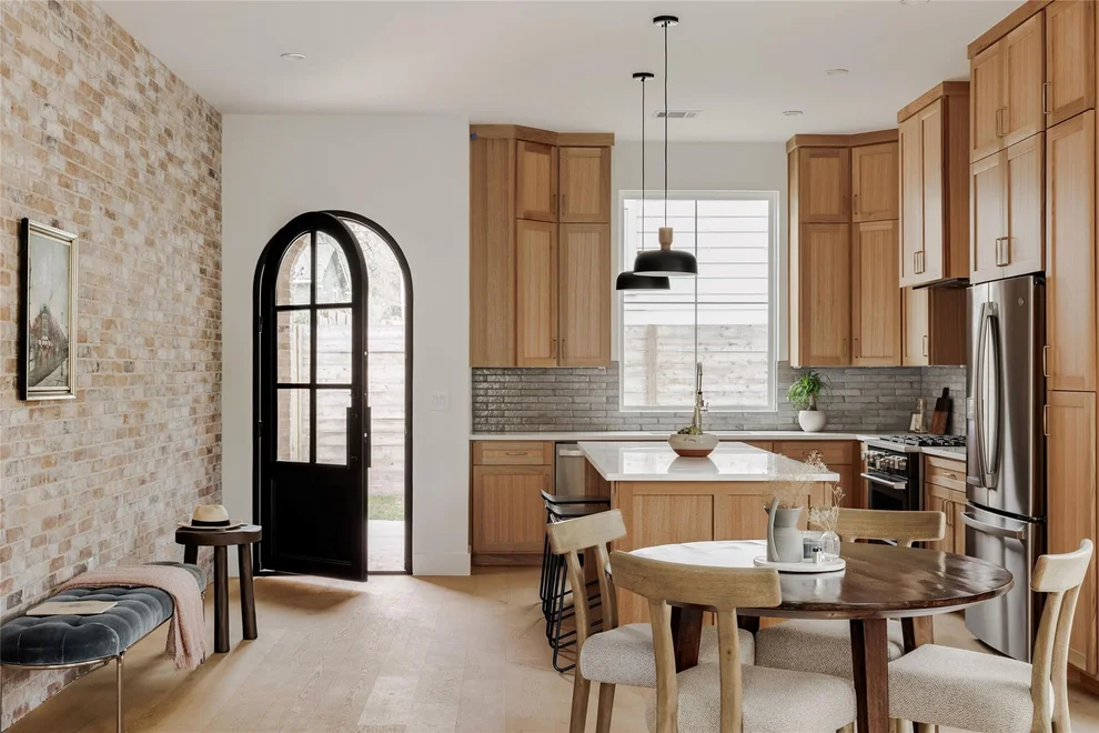 Unit for sale at 1180 Ridgeway DR, Austin, TX 78702