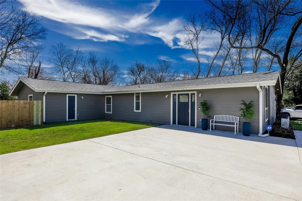 Unit for sale at 5503 Manor RD, Austin, TX 78723