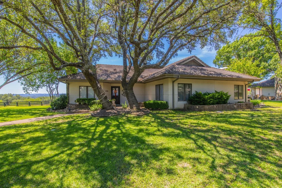 Unit for sale at 1703 Clubhouse Hill DR, Spicewood, TX 78669
