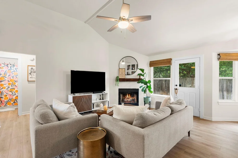 Unit for sale at 215 Crystal Knoll BLVD, Georgetown, TX 78626
