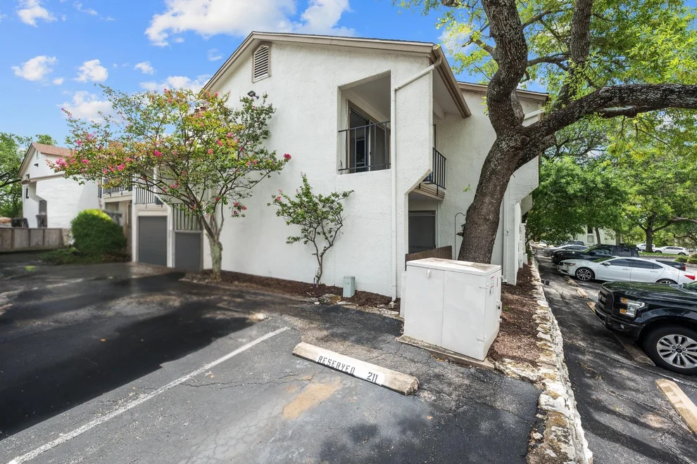 Unit for sale at 6910 Hart LN, Austin, TX 78731