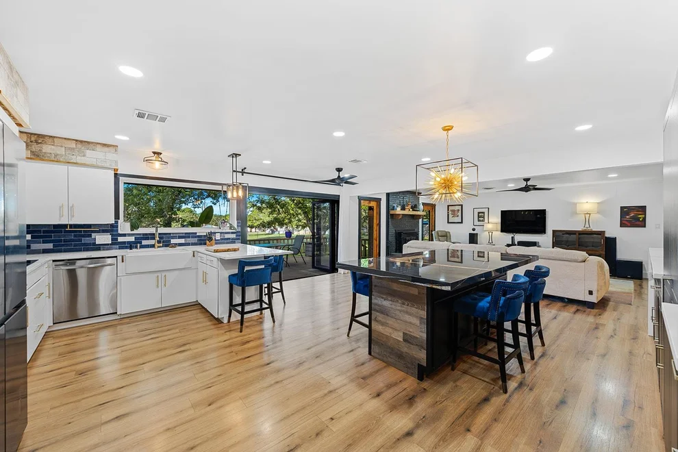 Unit for sale at 113 Woodland RD, Georgetown, TX 78628