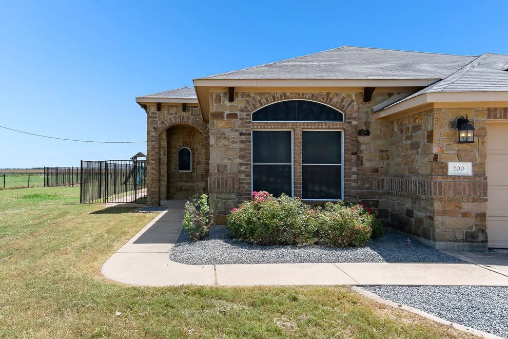 Unit for sale at 200 County Road 453 RD, Taylor, TX 76574