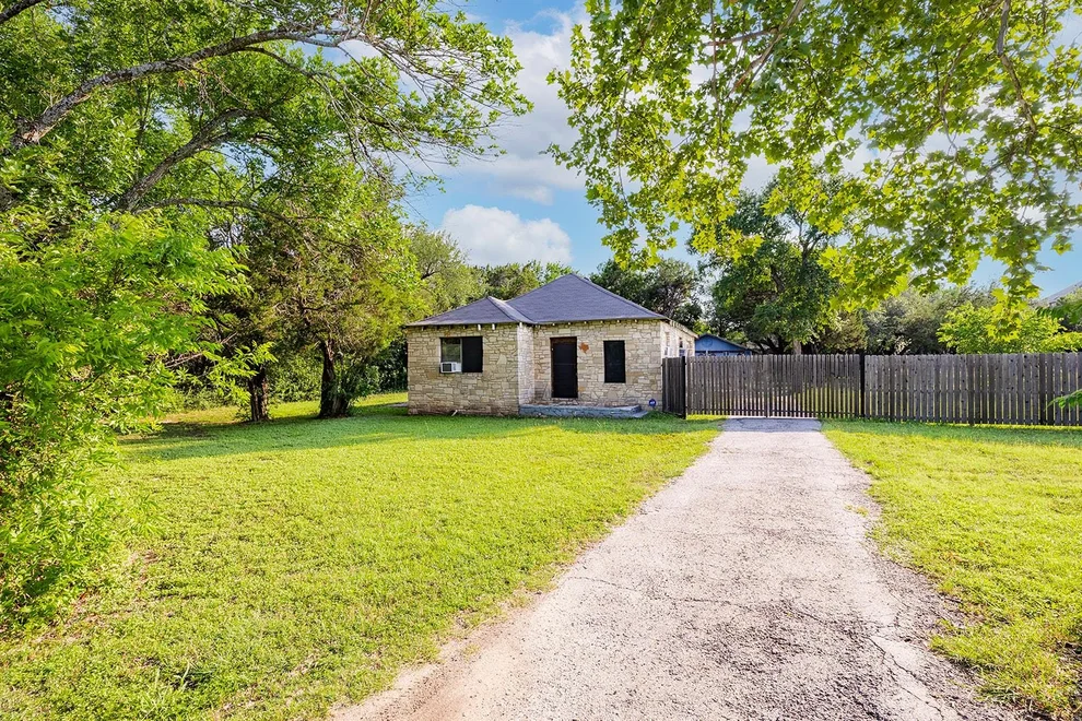 Unit for sale at 1401 High Chaparral DR, Leander, TX 78641