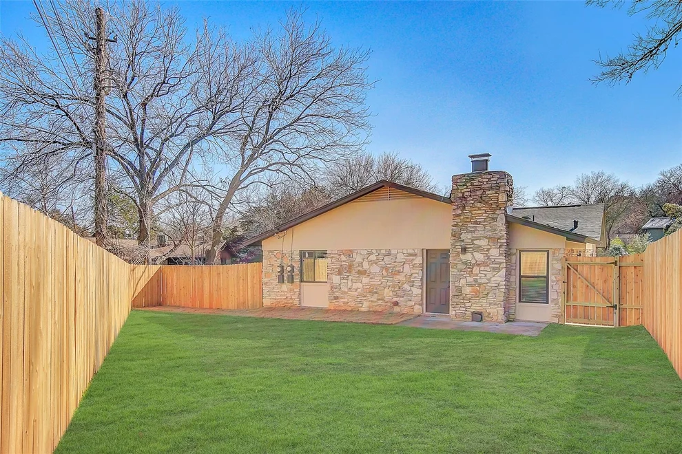 Unit for sale at 1402 Valleyridge CIR, Austin, TX 78704