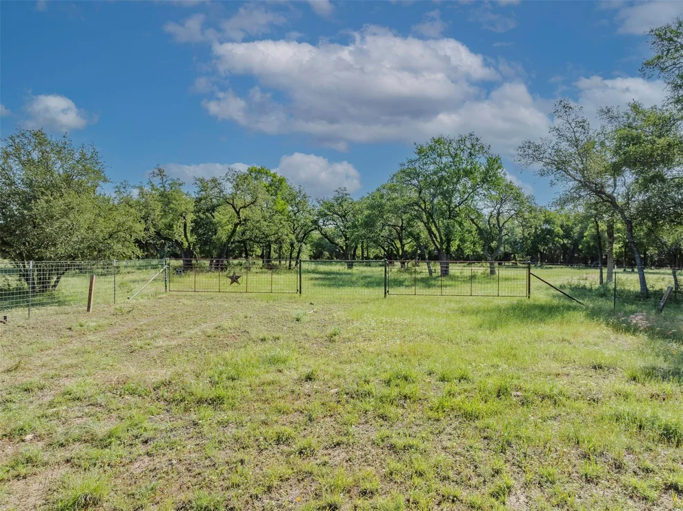 Unit for sale at 2002 Table Rock RD, Copperas Cove, TX 76522