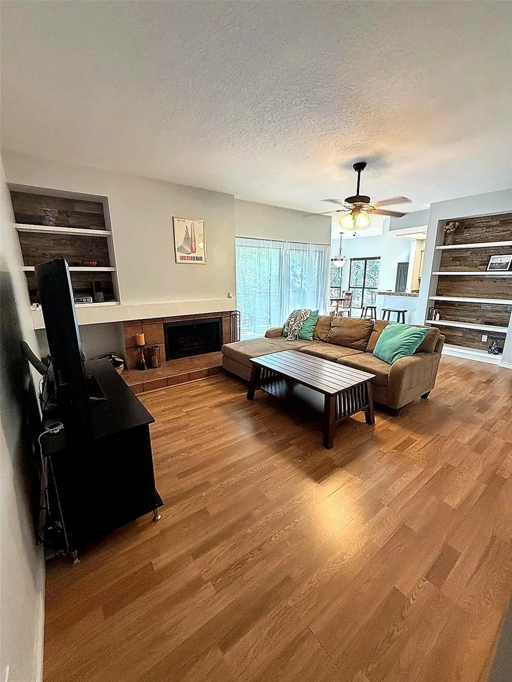 Unit for sale at 4711 Spicewood Springs RD, Austin, TX 78759