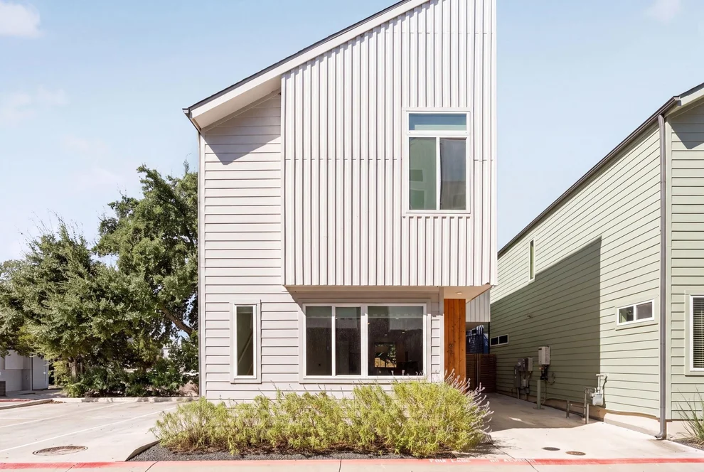 Unit for sale at 814 N Bluff DR, Austin, TX 78745