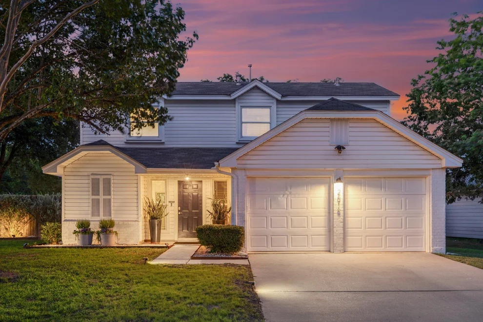 Unit for sale at 2616 Aylesbury LN, Austin, TX 78745
