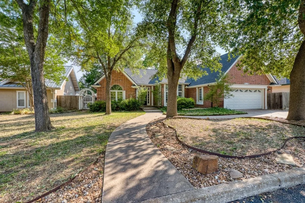 Unit for sale at 513 W College ST, Fredericksburg, TX 78624