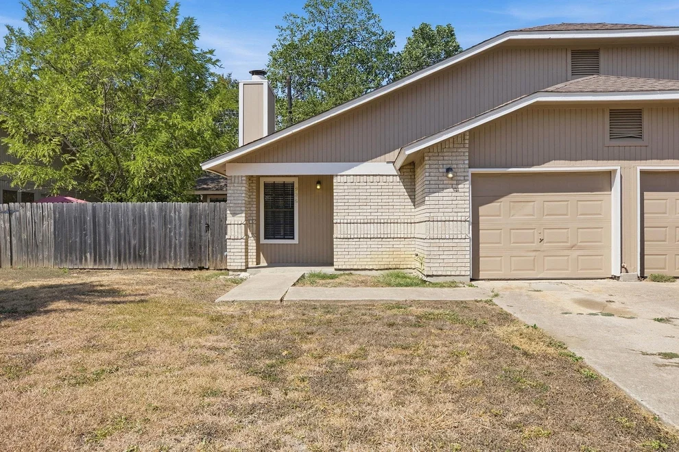 Unit for sale at 904/906 HYRIDGE ST, Round Rock, TX 78664