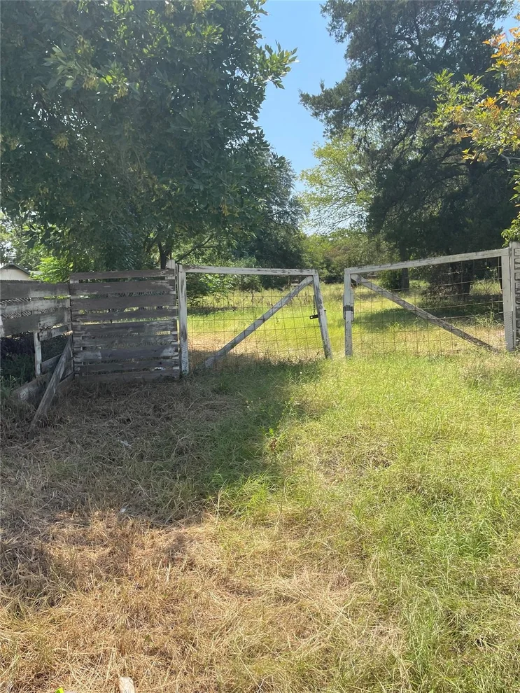 Unit for sale at 605 Montopolis DR, Austin, TX 78741