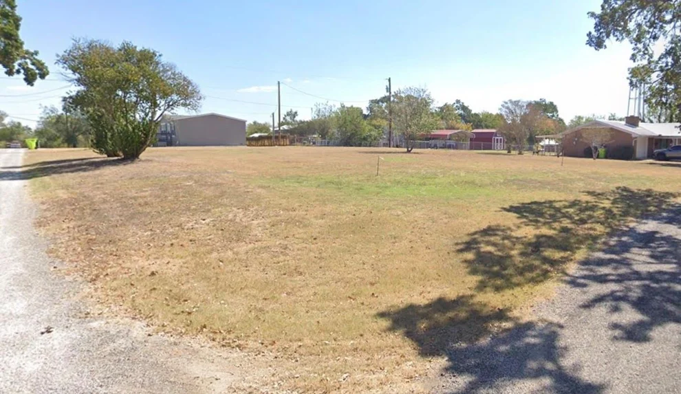 Unit for sale at 108 Brown RD, McDade, TX 78650