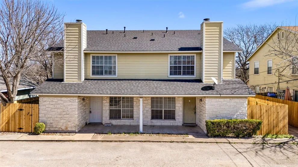Unit for sale at 2203 Creekside LN, Georgetown, TX 78626