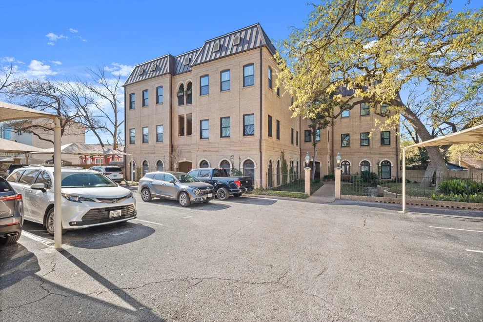 Unit for sale at 1501 W 6th ST, Austin, TX 78703