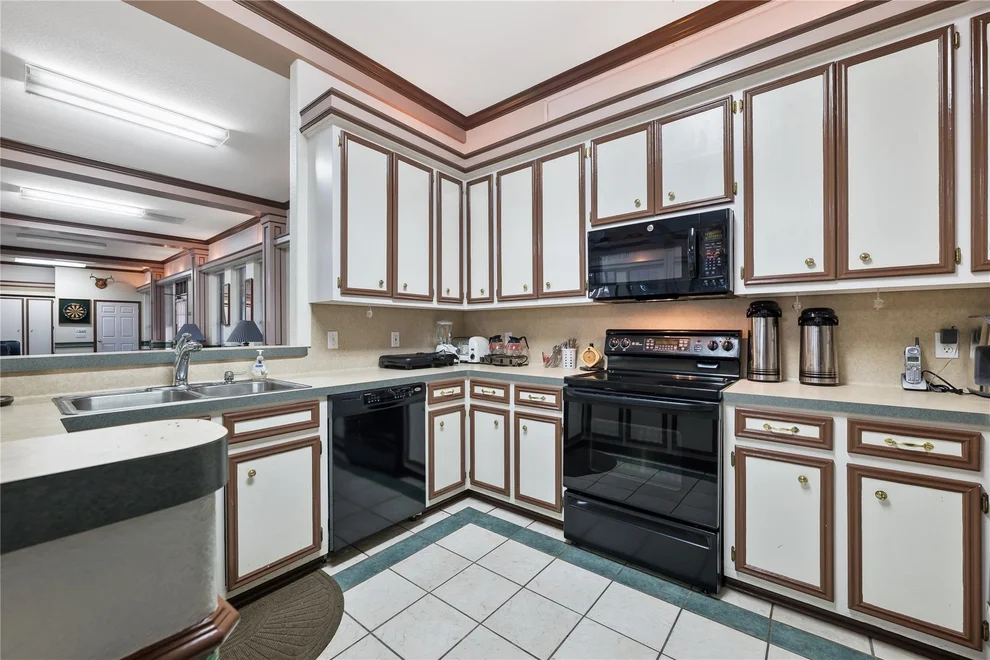Unit for sale at 18617 E State Highway 29, Buchanan Dam, TX 78609