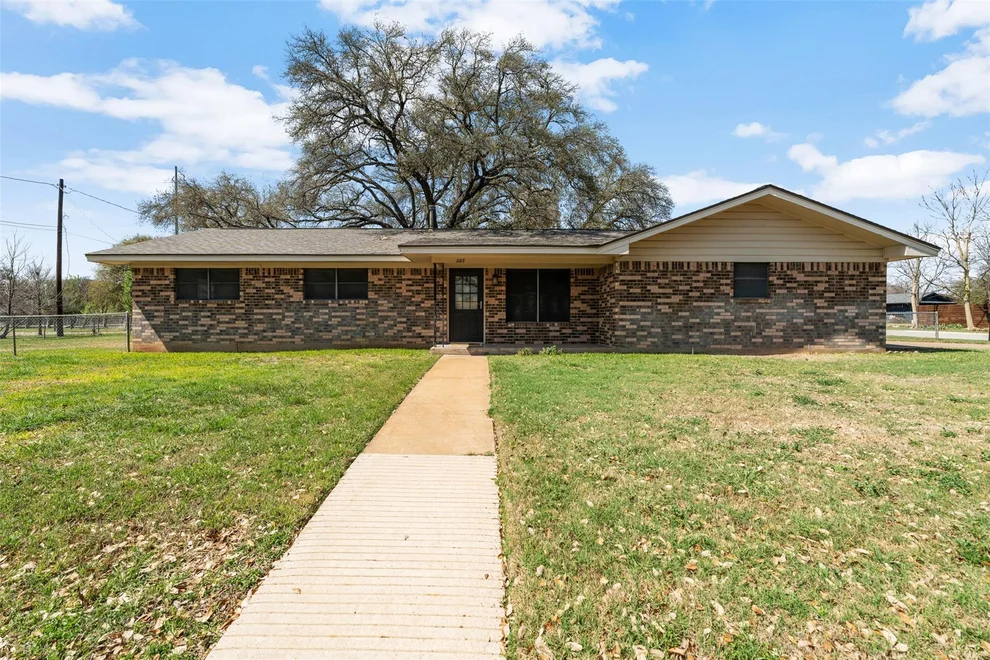 Unit for sale at 305 Shannon LN, Georgetown, TX 78628