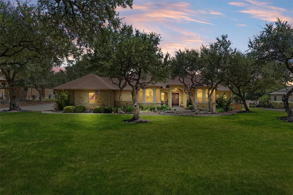 Unit for sale at 104 Vista LN, Georgetown, TX 78633