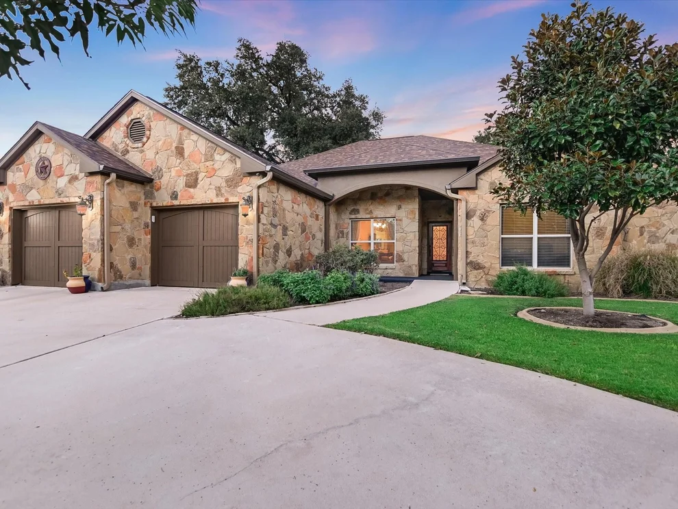 Unit for sale at 334 Stewart ST, Meadowlakes, TX 78654